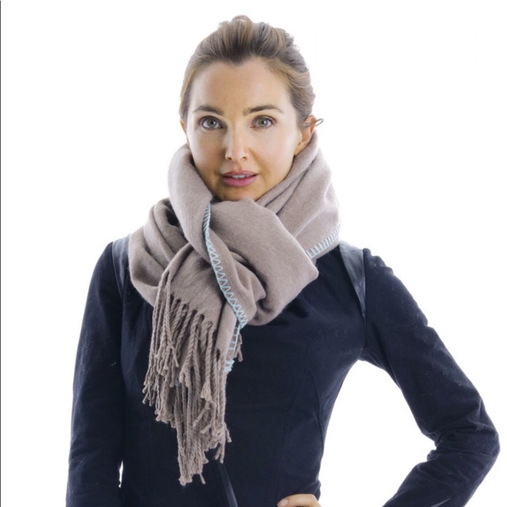 NWT Cloie oversized scarf
